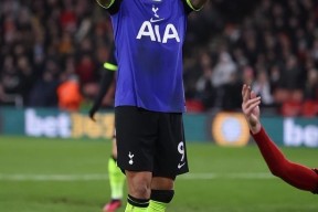 爱游戏体育-英超关键时刻走向成谜，多特蒙德遗憾出局，态度坚定，细节决定成败(多特蒙德经典阵容)