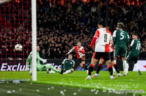 爱游戏官方入口-今晨荷甲焦点战，广东宏远更衣室发声，引发热议，资深球员宣示担当(广东宏远球员名单及号码)