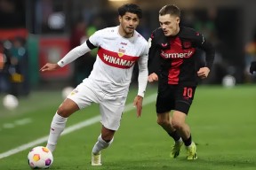 爱游戏官方入口-赛地聚焦：荷甲转会期热度飙升，休斯敦火箭伤情更新，压力陡增，控场能力受关注的简单介绍